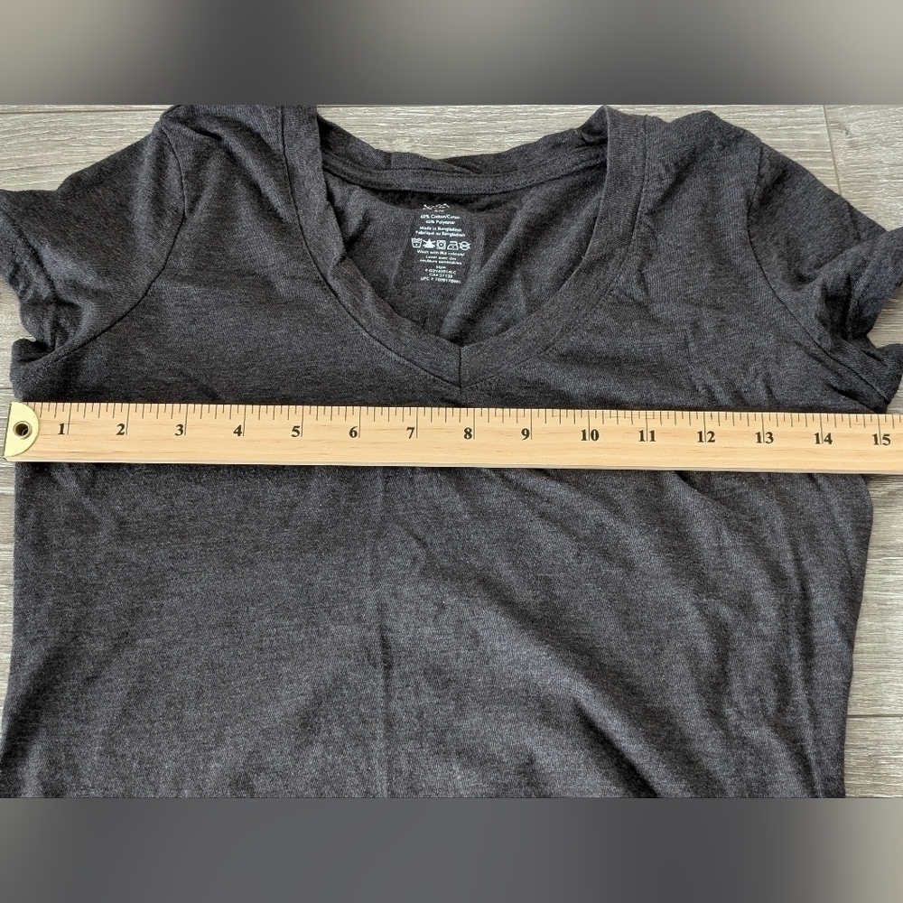 G 21 Woman's Gray T-Shirt Size Small - Picture 3 of 5